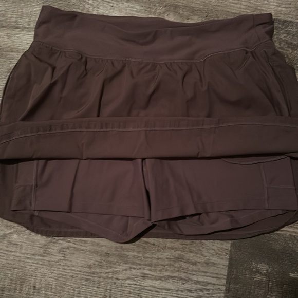 Old navy skort. Size XL. Barely worn! - Picture 2 of 5